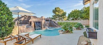 5BR Luxury Villa Pool, Spa, RV Parking, Sleeps 12