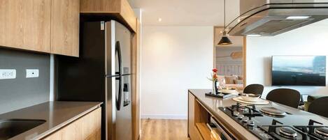 Fridge, microwave, oven, stovetop