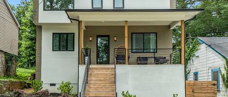 المنشأة من الخارج