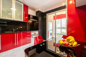 Private kitchen - Katerina´s Place, 3 Bedrooms Near Praia Formosa, Restaurants and Shops (Funchal)
