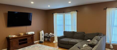 Smart TV, DVD player, books, printers