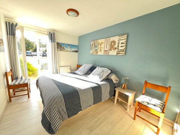 4 bedrooms, iron/ironing board, free WiFi