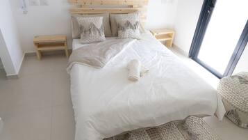 3 bedrooms, iron/ironing board, WiFi