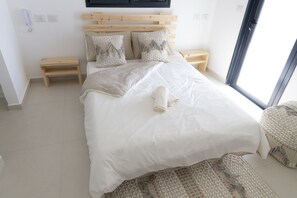 3 bedrooms, iron/ironing board, WiFi