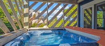 SUMMER SAVINGS - Oceanside Dog Friendly w/ Hot Tub, Screened Porch, Beach Nearby