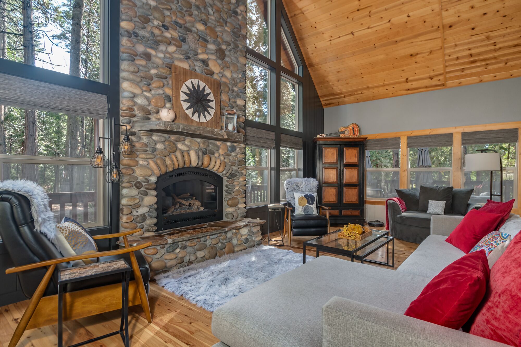 Hiawatha Hideaway- Mountain Getaway