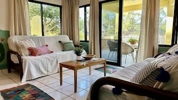 Villa, 2 habitaciones | Área de sala de estar