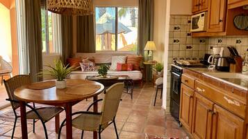 Villa, 1 habitación | Restaurantes
