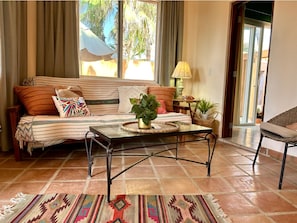Villa, 1 chambre | Coin séjour