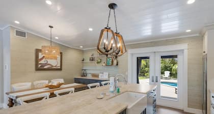 The Shady Mermaid 2 Bedroom Home by RedAwning