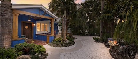 House, 2 Bedrooms | Exterior