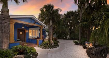 The Shady Mermaid 2 Bedroom Home by RedAwning