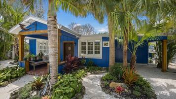 House, 2 Bedrooms | Property grounds