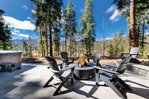 Property grounds - Dyer Trail Long Stay: Spacious Home w/ Mountain Views (Breckenridge)