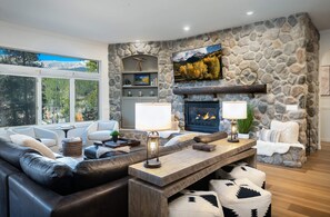 TV, fireplace, books - Dyer Trail Long Stay: Spacious Home w/ Mountain Views (Breckenridge)