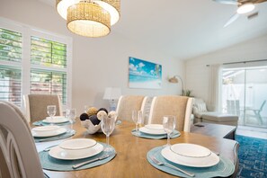Dining - SeaGlass: New Renovation Sleep 12 Hot tub, Pool (Sarasota)