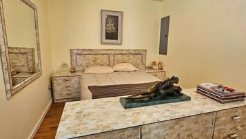 2 Schlafzimmer, Schreibtisch, Bügeleisen/Bügelbrett, WLAN