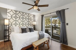 2 bedrooms, iron/ironing board, WiFi, bed sheets - 🌄 Adventure Haus! 🛶 Lux Condo 🎿. Ski Central 🔥🛁 Hot Tub $0 Cleaning Fee (Frisco)