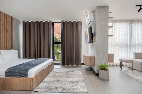 1 Schlafzimmer, Schreibtisch, Bügeleisen/Bügelbrett, Reisekinderbett