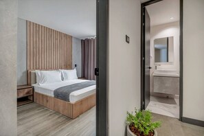 1 soveværelse, skrivebord, strygejern/strygebræt, weekendseng