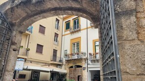 Front of property - 2 Sicilie Rooms and Suite (Palermo)