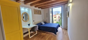 Quarto panorâmico | Roupas de cama premium, edredons de pluma, camas com colchões pillow-top