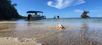 Natural Vacational Spot for Groups, Beach just 200 mts away, Paradise Island 
