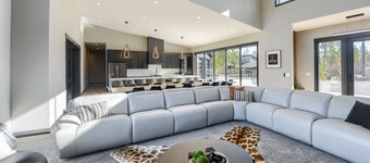 Luxury Mountain Oasis with Amazing View and Access to Clubhouse w/ 2 Pools