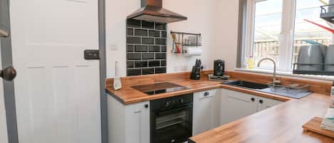 Dishwasher, cookware/dishes/utensils