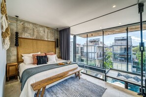 1 soverom, skrivebord, strykejern/-brett og wi-fi (inkludert)