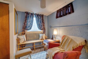 House (5 Bedrooms) | Interior