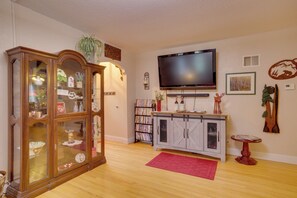 House (5 Bedrooms) | Interior