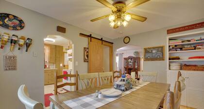 Harmony Home w/ Fire Pit: 5 Mi to Niagara Cave!