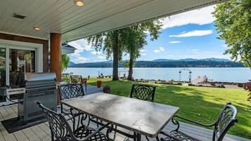 تناول الطعام بالخارج