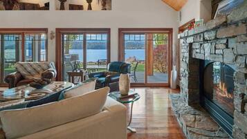 Smart TV, fireplace, offices