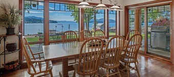 Flat Waterfront, Magnificent Home, Private Dock