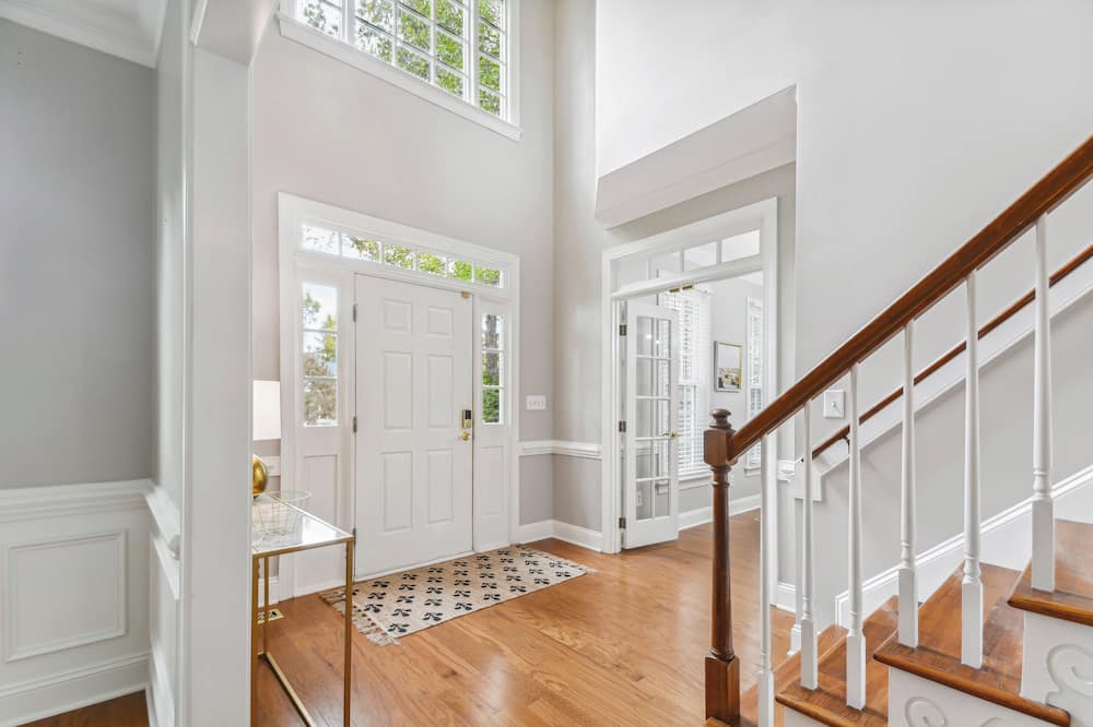 Bright Clayton Home With Screened Deck! - Johnston County, NC