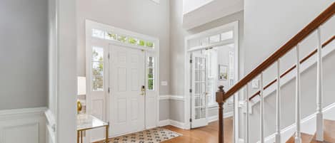 House (5 Bedrooms) | Interior