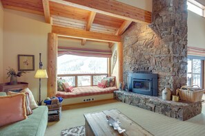 Apartment (3 Bedrooms) | Interior - Big Sky Condo w/ Mountain Views < 1 Mi to Resort! (Big Sky)