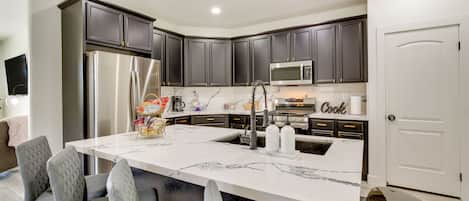 House (4 Bedrooms) | Interior