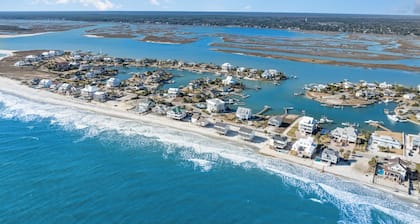 Alpha At The Point: Oceanfront, Private Pool & Hot Tub, Breathtaking Views