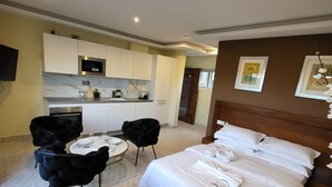 Deluxe Studio - Celestine Home (Douala)