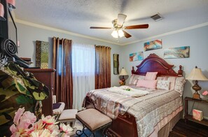 House (4 Bedrooms) | Interior - Spacious Bryan Vacation Rental w/ Pool & Patio! (Bryan)