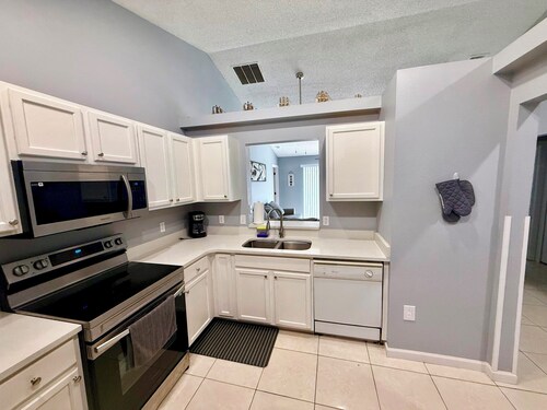 Grand Luxury Pines 3BR Pool Home near Disney