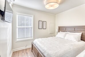 1 غرفة نوم ومكواة/لوح كي وواي فاي مجانًا وملاءات أسرّة