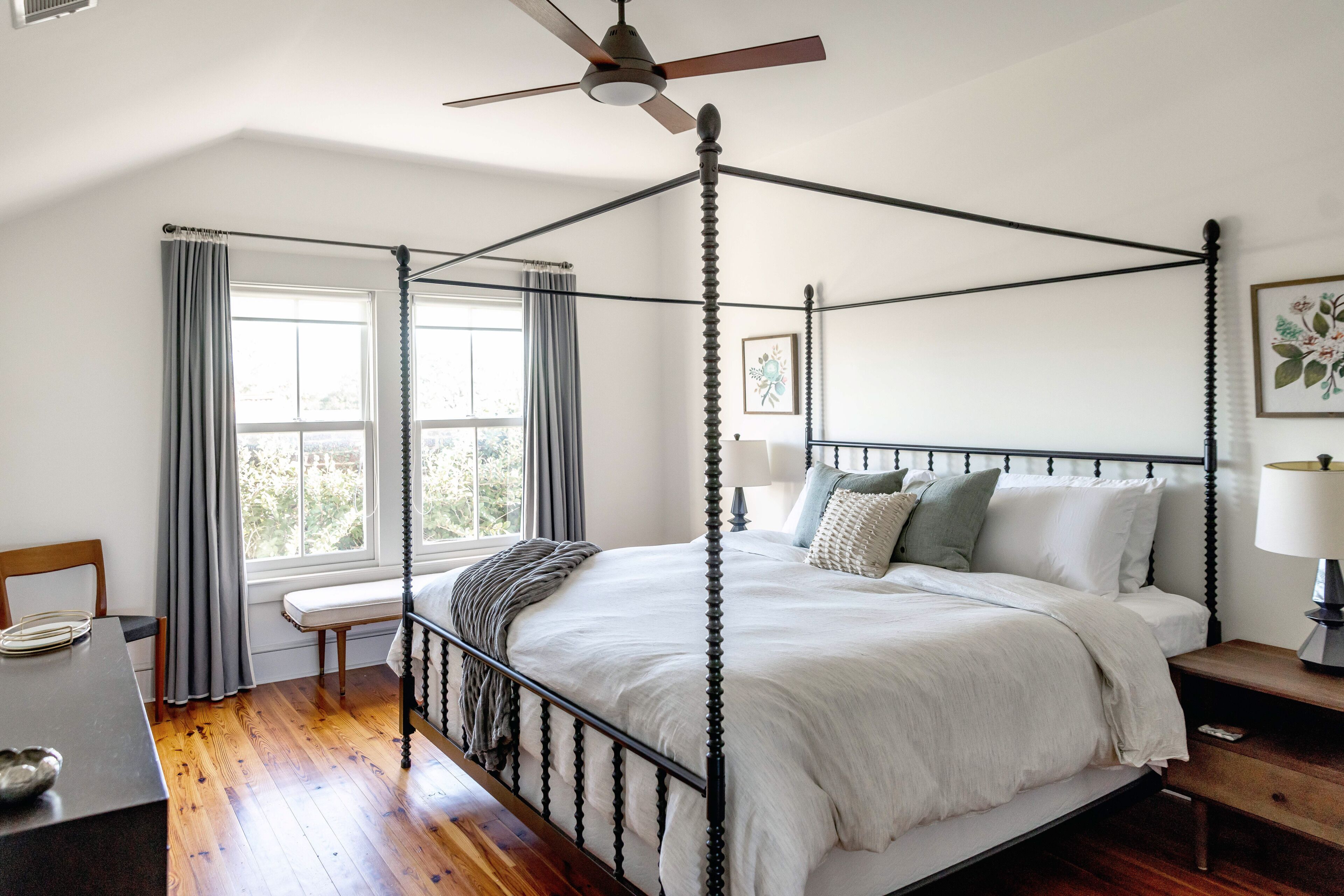 2BR Townhome Nestled on Historic Crawford Square