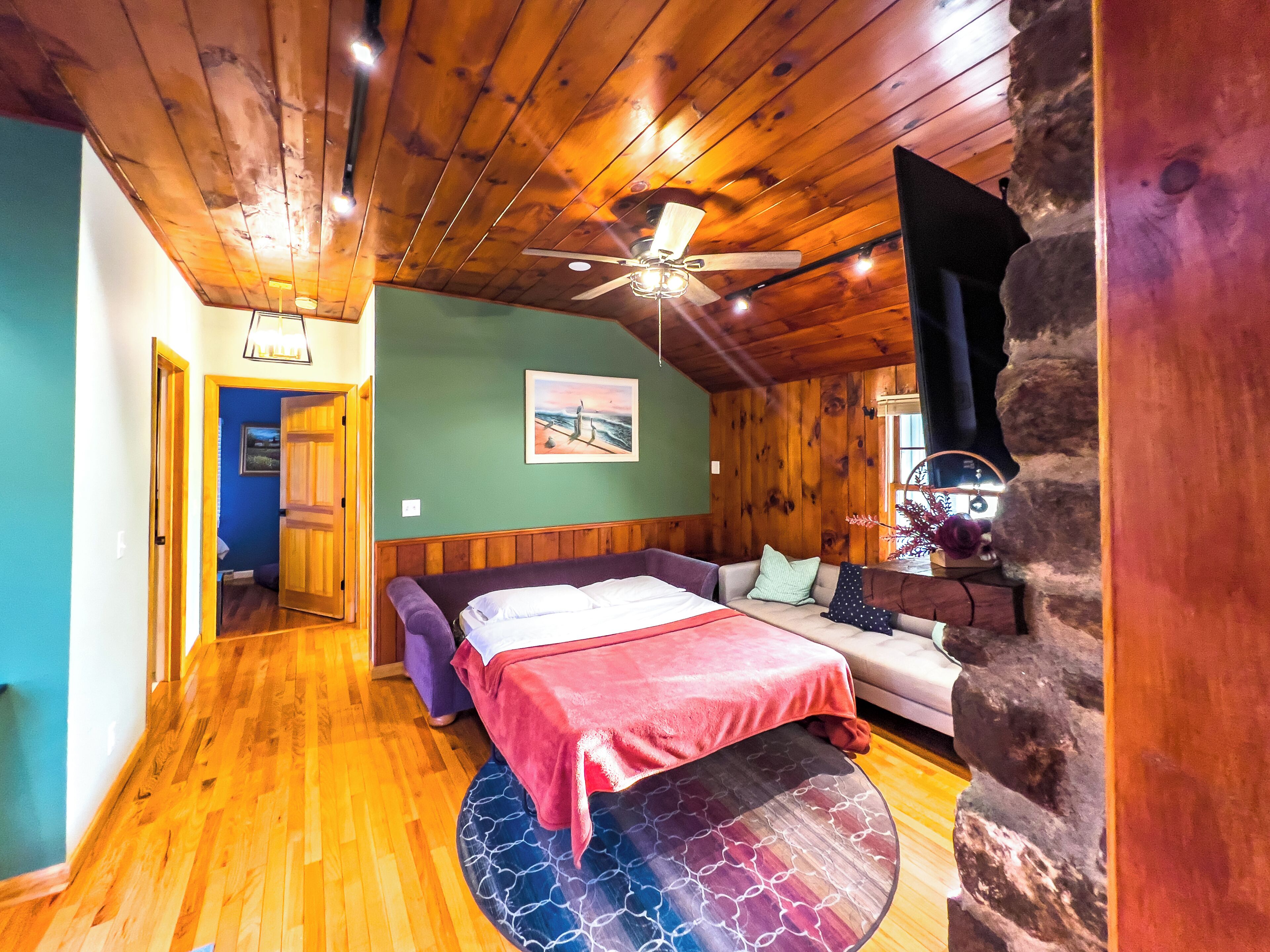 3 bedrooms, iron/ironing board, free WiFi, bed sheets