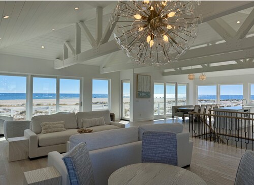 Oceanfront 10 bdrm w/Pool/Elevator on The Point. Best Views on the Island!