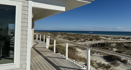 Oceanfront 10 bdrm w/Pool/Elevator on The Point. Best Views on the Island!
