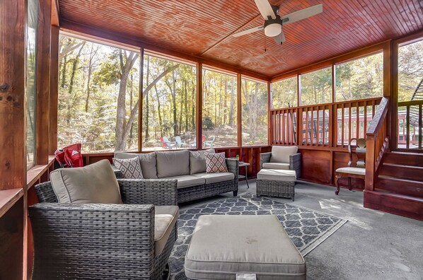 Smart TV - Charlotte Charm Haven (Charlotte)